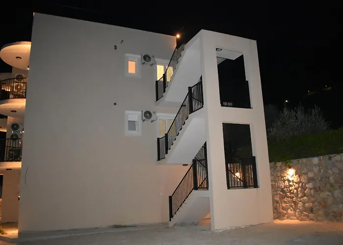 Apartments Has
