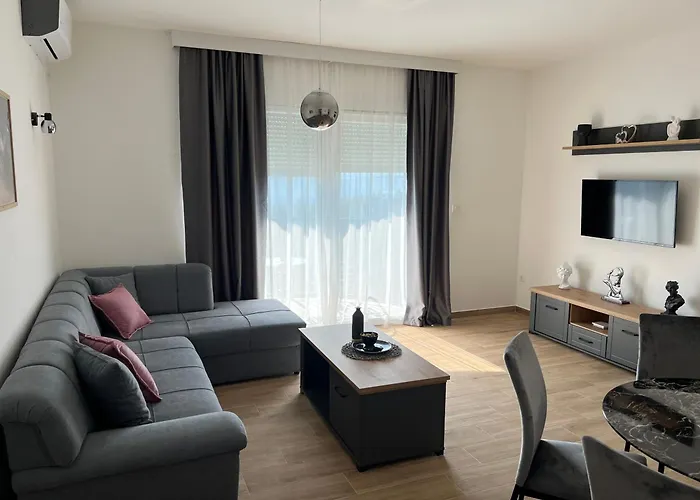 Apartments Has